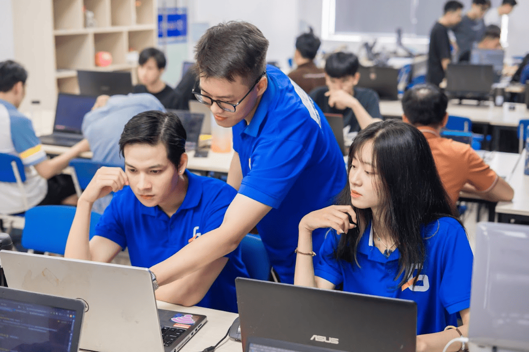 Đi học tại trung tâm
